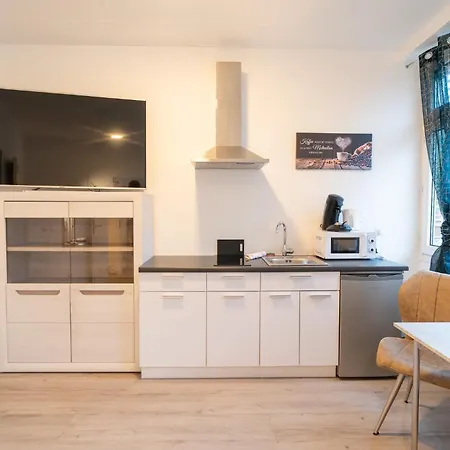 Apartmán Modernes Mit Kueche, Wlan & Gemeinschaftsbad
