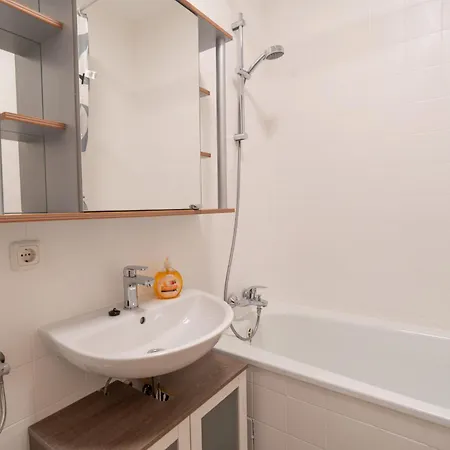 Modernes Mit Kueche, Wlan & Gemeinschaftsbad *